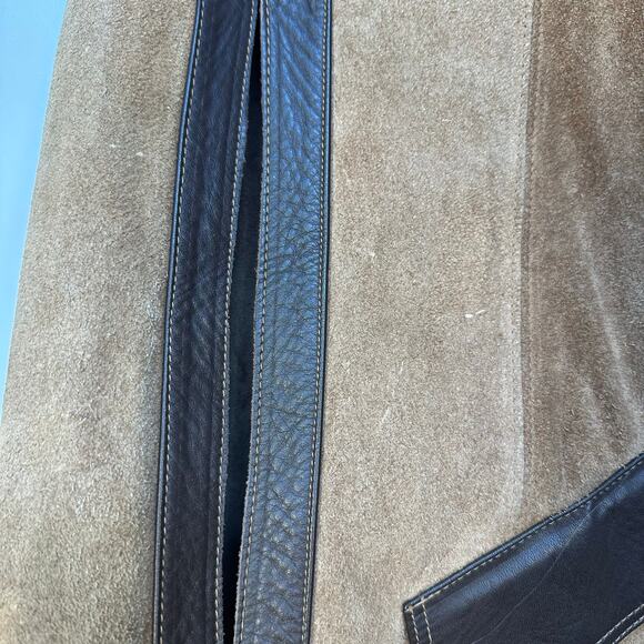 Vintage 1970’s Genuine Leather and Suede Snap Front Cape Jacket - Picture 4 of 9